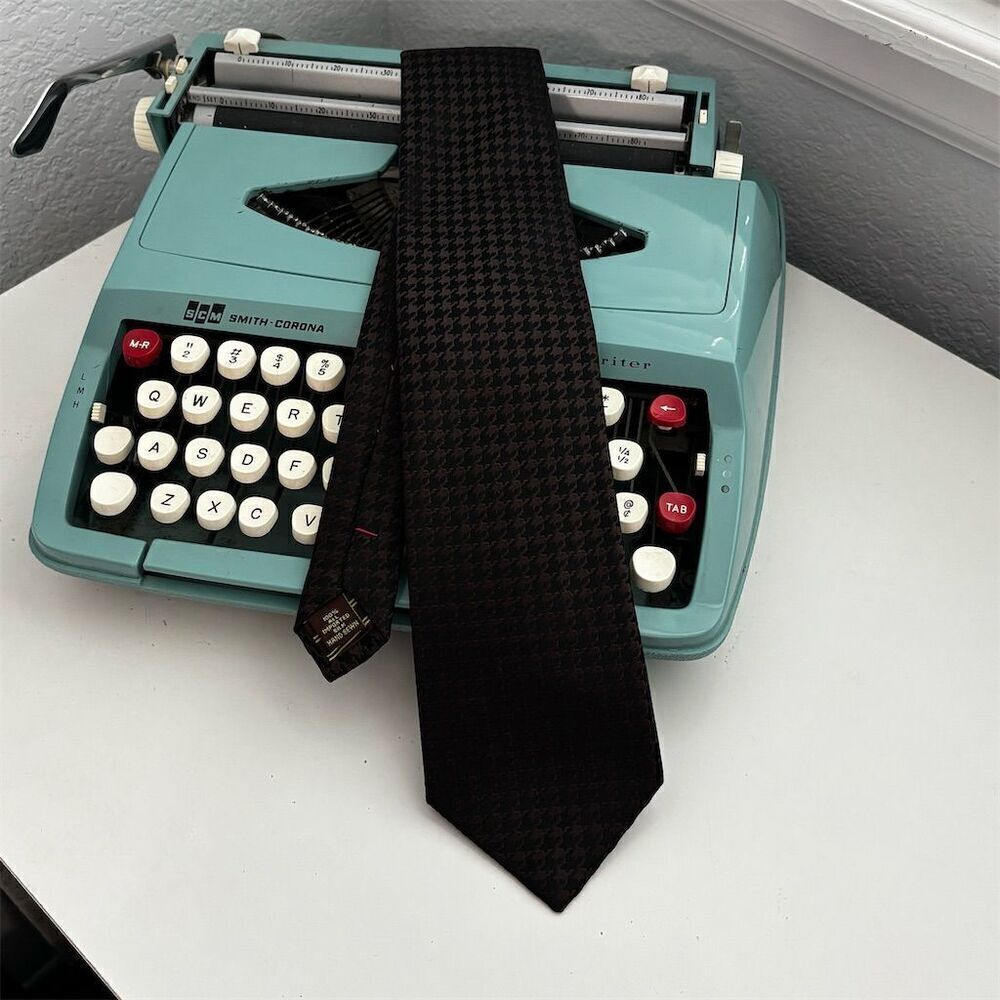 BCBG Attitude Men's Brown Silk Houndstooth Tie Classic Length